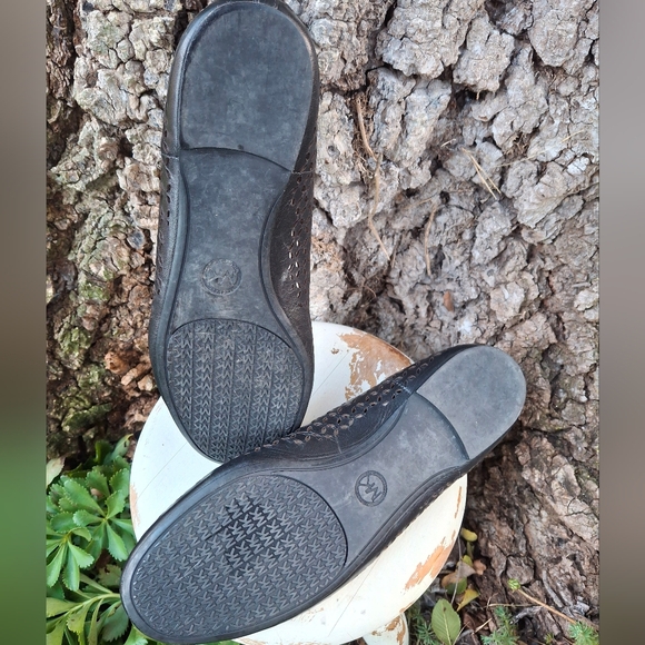 Michael Kors Black Flats - Picture 8 of 9